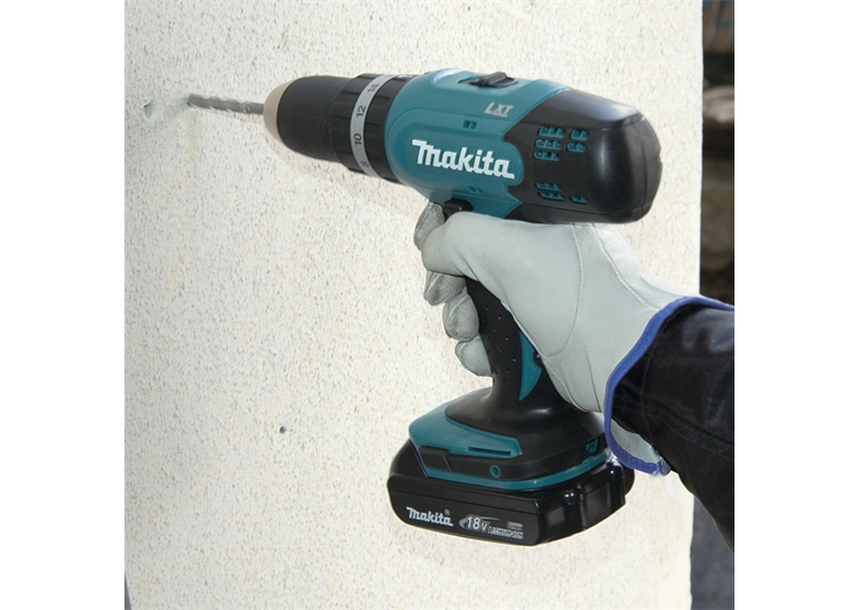 Werkzeugset 18V Makita LXT DLX2142S 2x3.0Ah